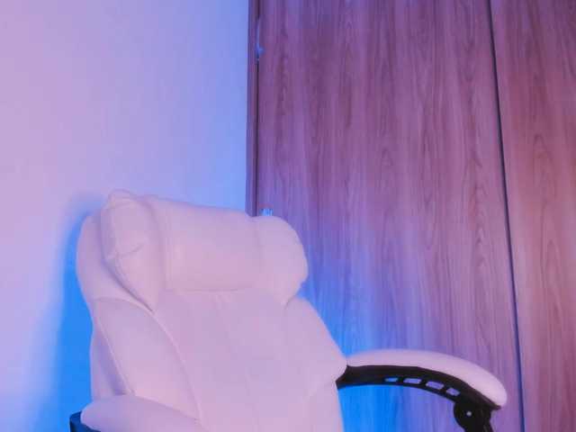 kiwi----- live cam on BongaCams