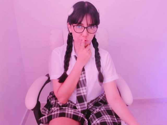 kiwi----- live cam on BongaCams