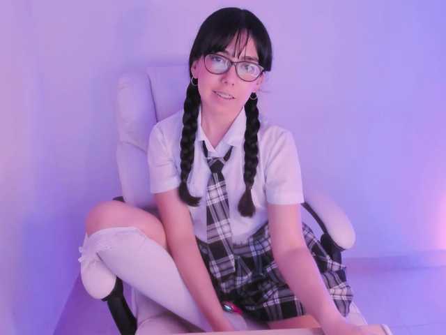 kiwi----- live cam on BongaCams