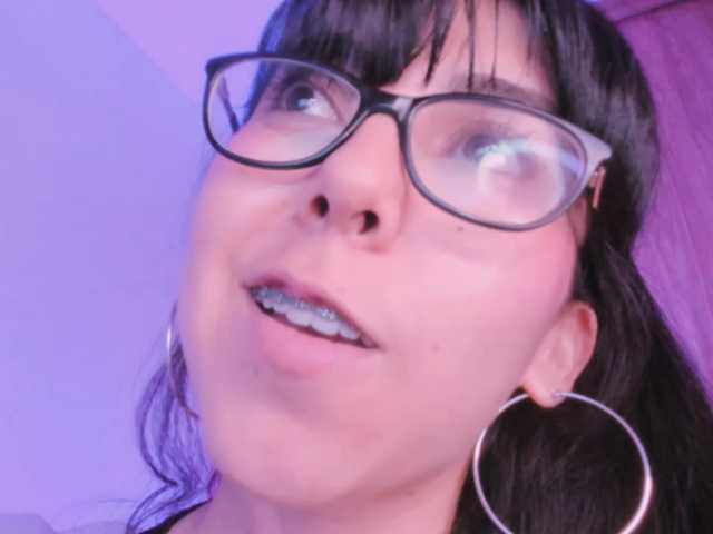 kiwi----- live cam on BongaCams