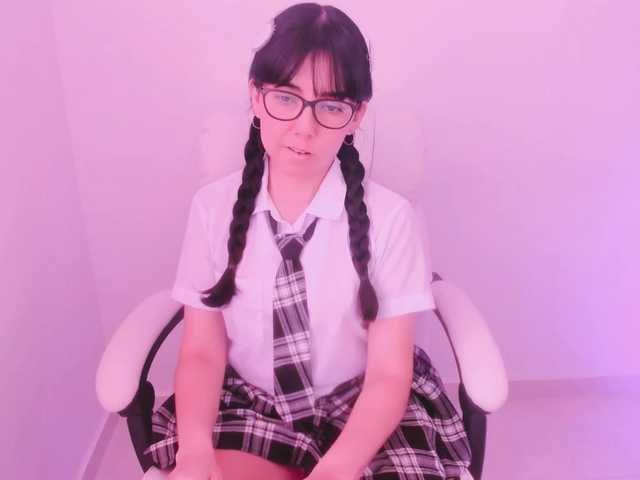 kiwi----- live cam on BongaCams