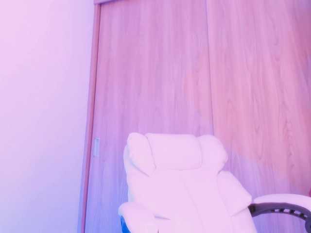 kiwi----- live cam on BongaCams