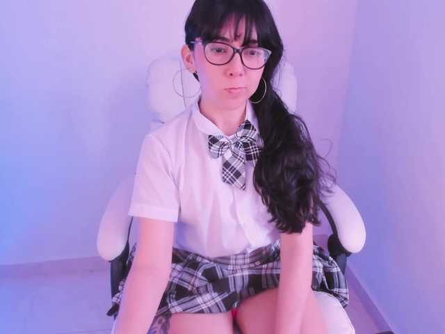 kiwi----- live cam on BongaCams