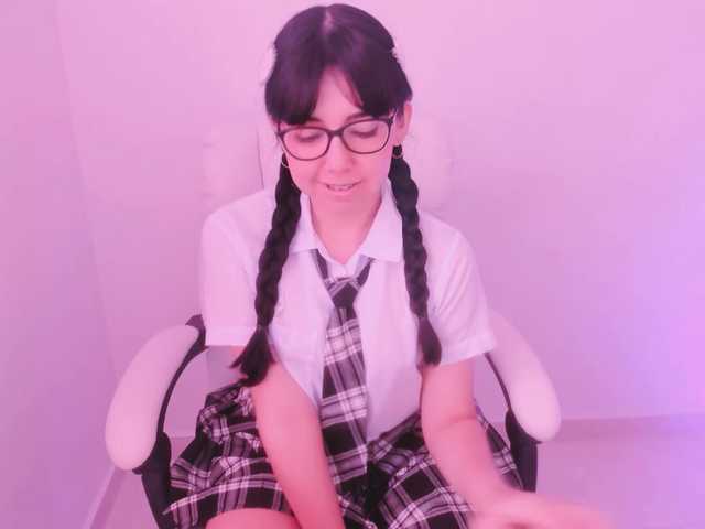 kiwi----- live cam on BongaCams