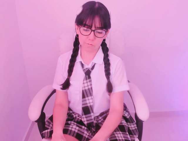 kiwi----- live cam on BongaCams