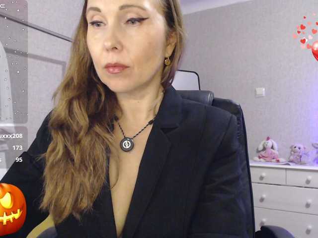 le modèle RussellTara est en webcam porno dans un show sur le site bongacams, il possède les tags suivants: White/Caucasian,Redhead,Shaved