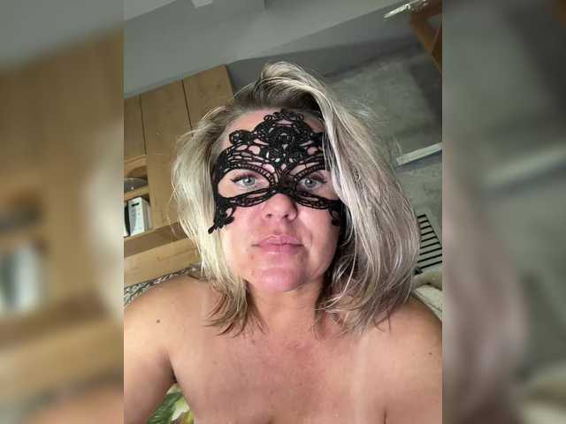 SweetMammy-1's BongaCams show and profile