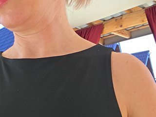 Love-Blondi Porn Show