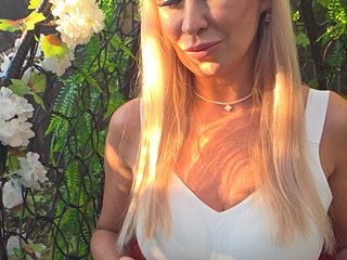 _Love-Blondi Porn Show
