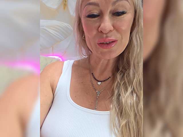Love-Blondi live cam preview