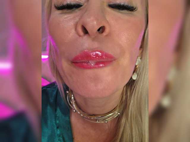 _Love-Blondi live webcam show