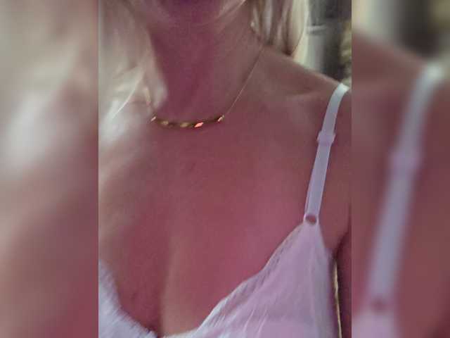 Love-blondi live cam