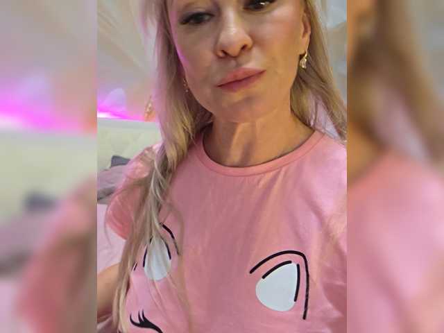 Love-Blondi live cam preview