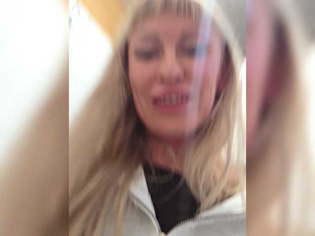 Love-Blondi