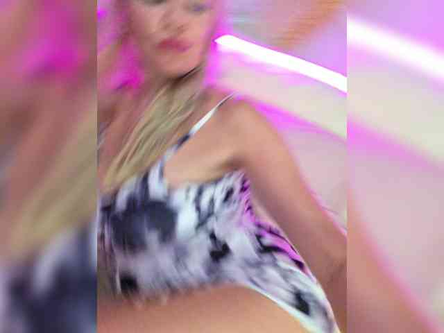 _Love-Blondi webcam
