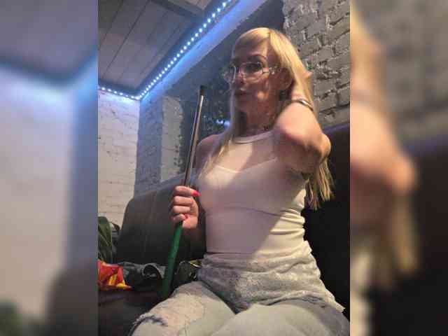 -Love-blondi webcam