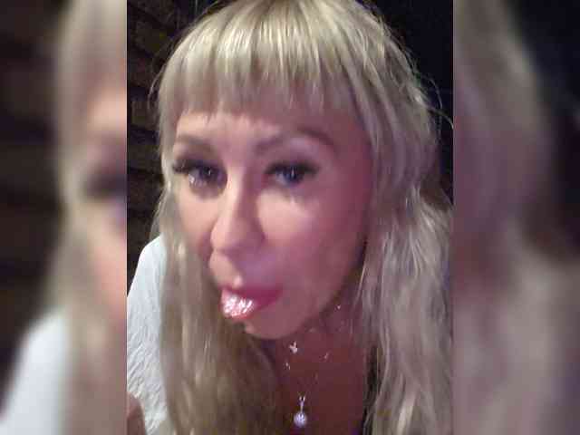 Love-Blondi webcam