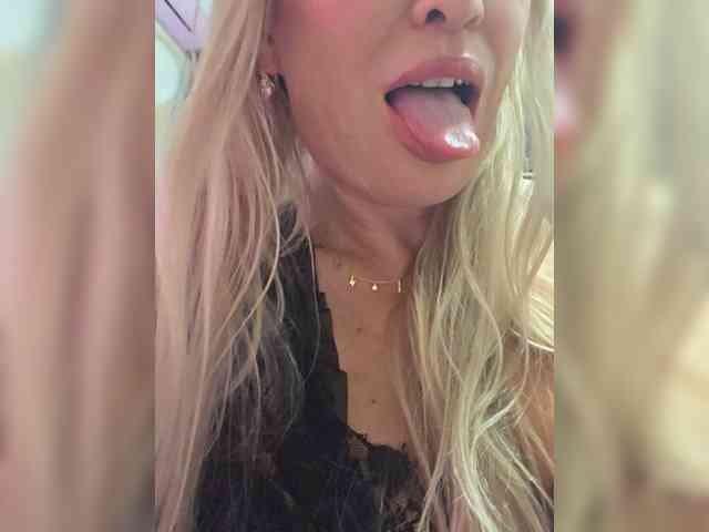 Love-Blondi webcam