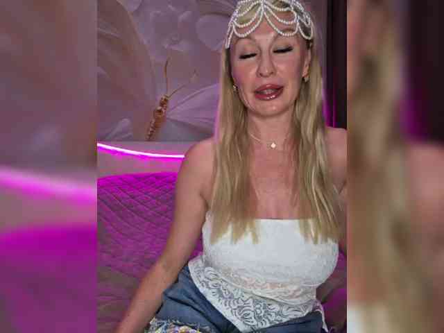 -Love-blondi webcam