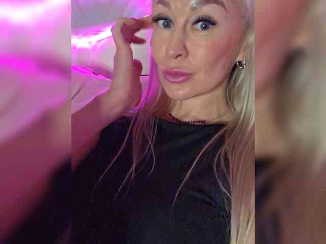 Love-Blondi webcam