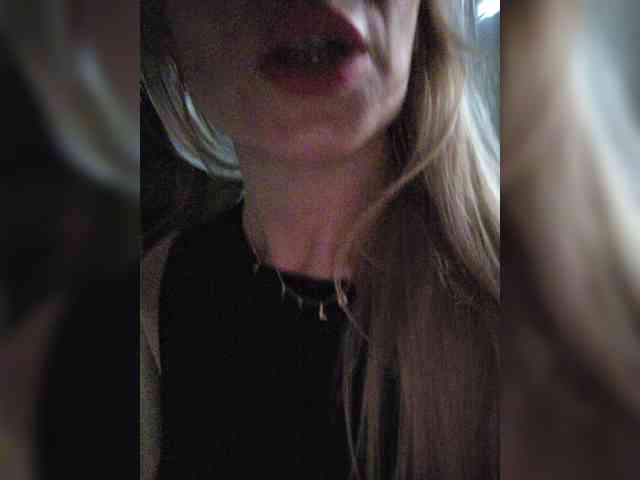 -Love-blondi webcam