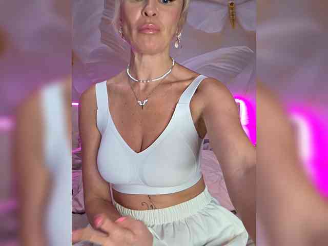 _Love-Blondi webcam