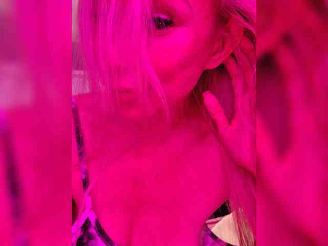 -Love-blondi webcam