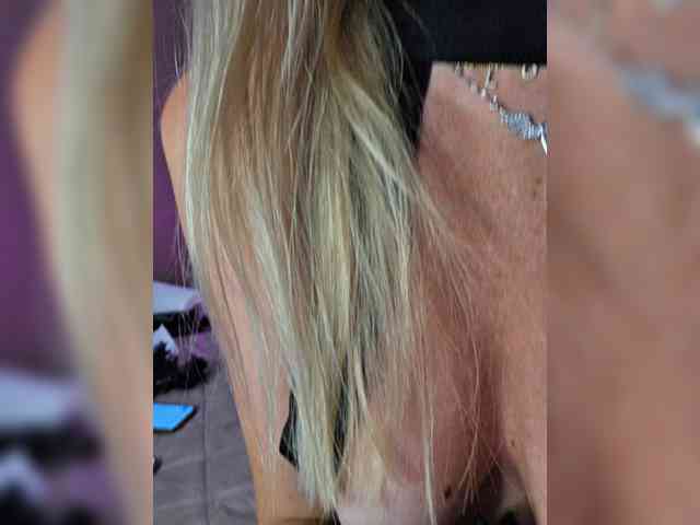 _Love-Blondi webcam