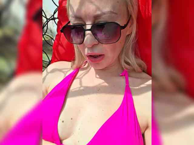 -Love-blondi webcam