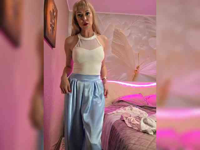 -Love-blondi webcam
