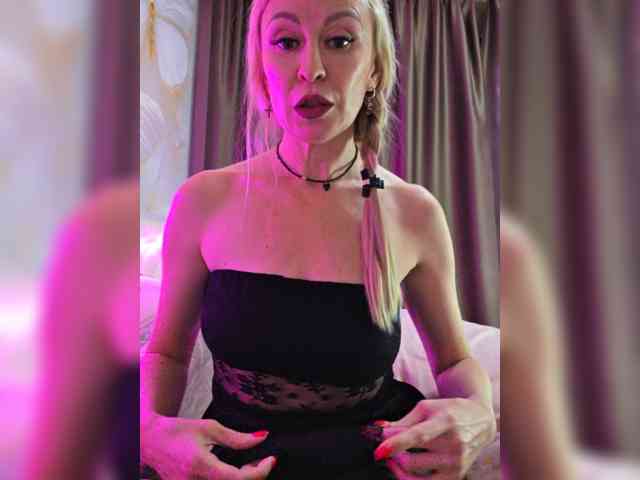 -Love-blondi webcam