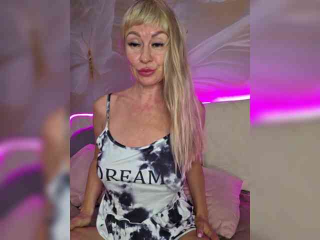 _Love-Blondi webcam