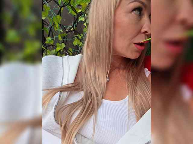 Love-Blondi webcam