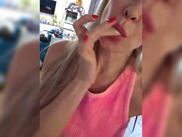 Love-Blondi webcam