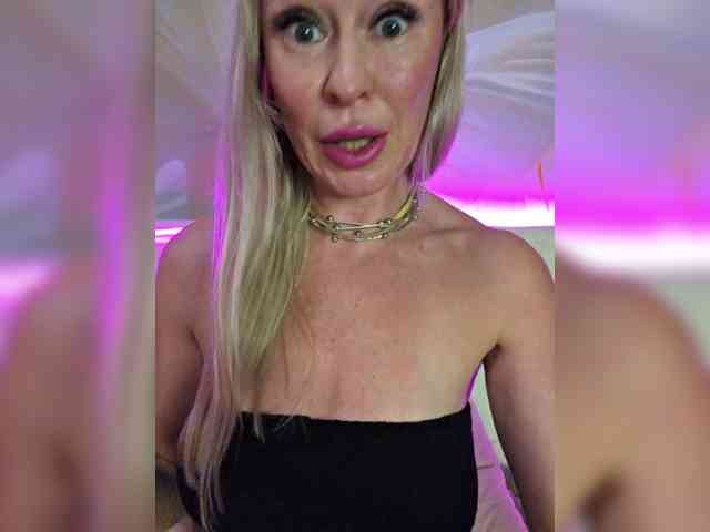 _Love-Blondi webcam