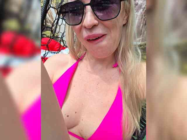 -Love-blondi webcam