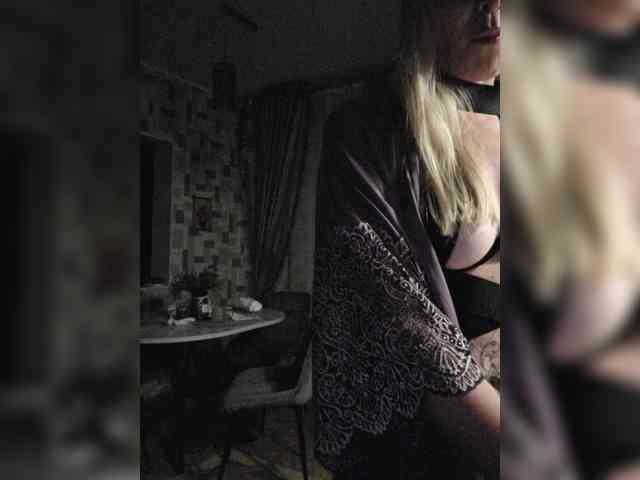 _Love-Blondi webcam