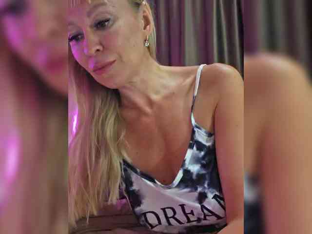 _Love-Blondi webcam