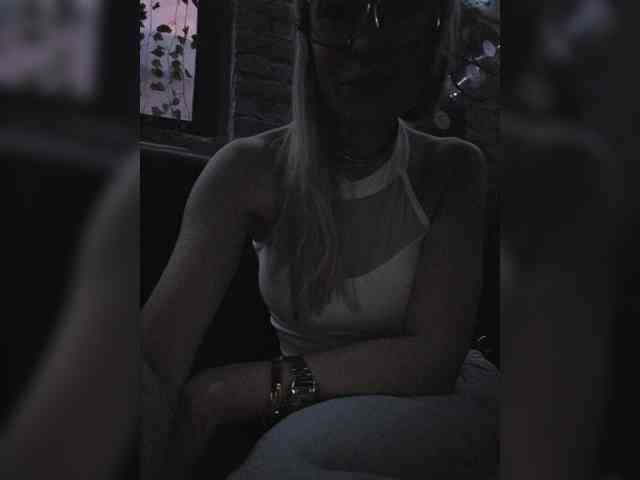 -Love-blondi webcam