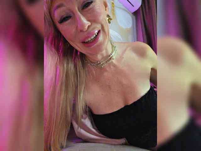 _Love-Blondi webcam