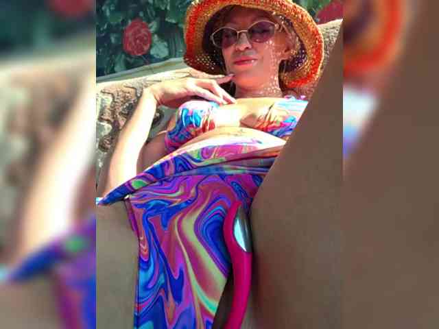 _Love-Blondi webcam