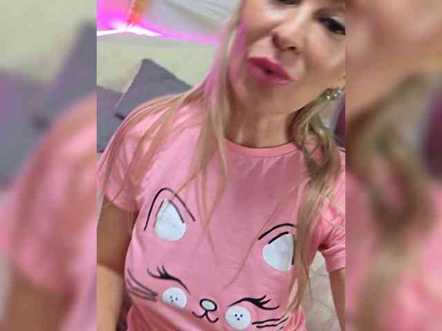 Love-Blondi webcam