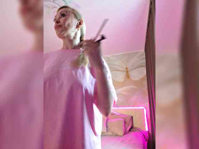 -Love-blondi webcam