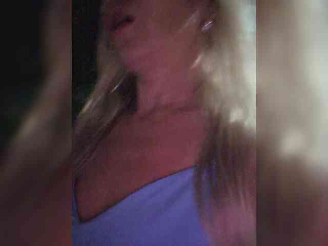 _Love-Blondi webcam