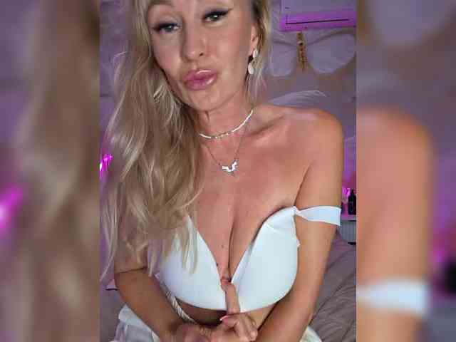 _Love-Blondi webcam