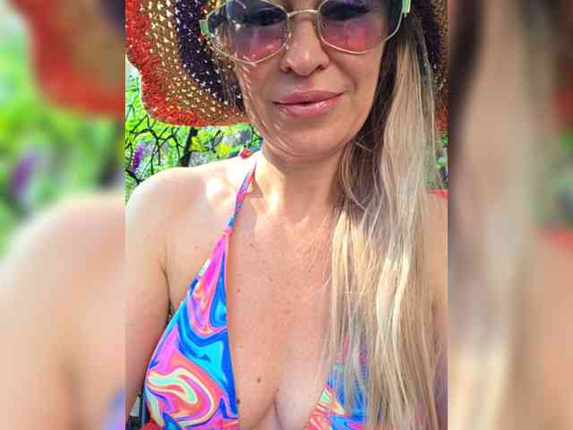 _Love-Blondi webcam
