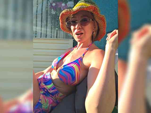 Blondi-Love webcam