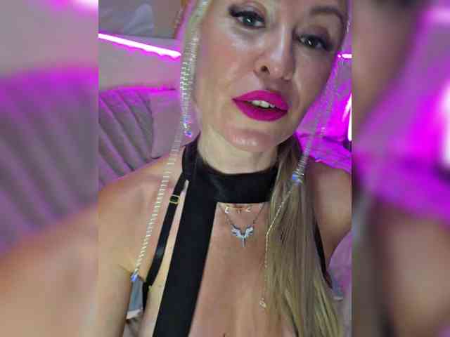 _Love-Blondi webcam