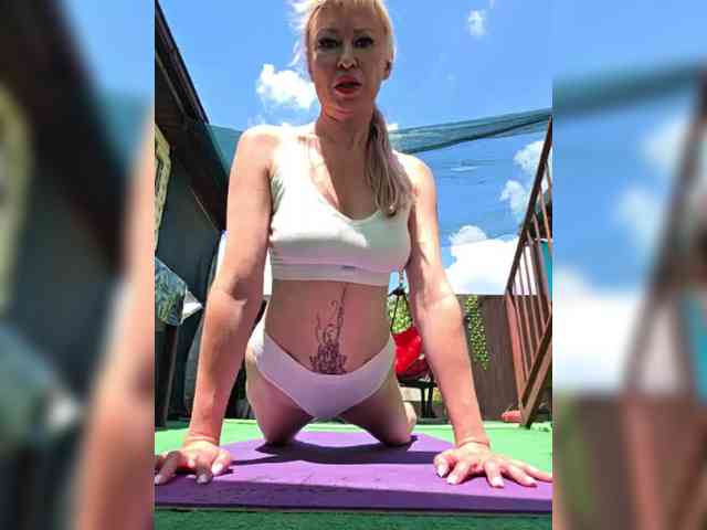 Blondi-Love webcam