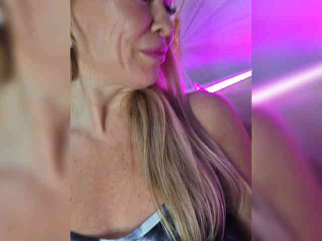 _Love-Blondi webcam